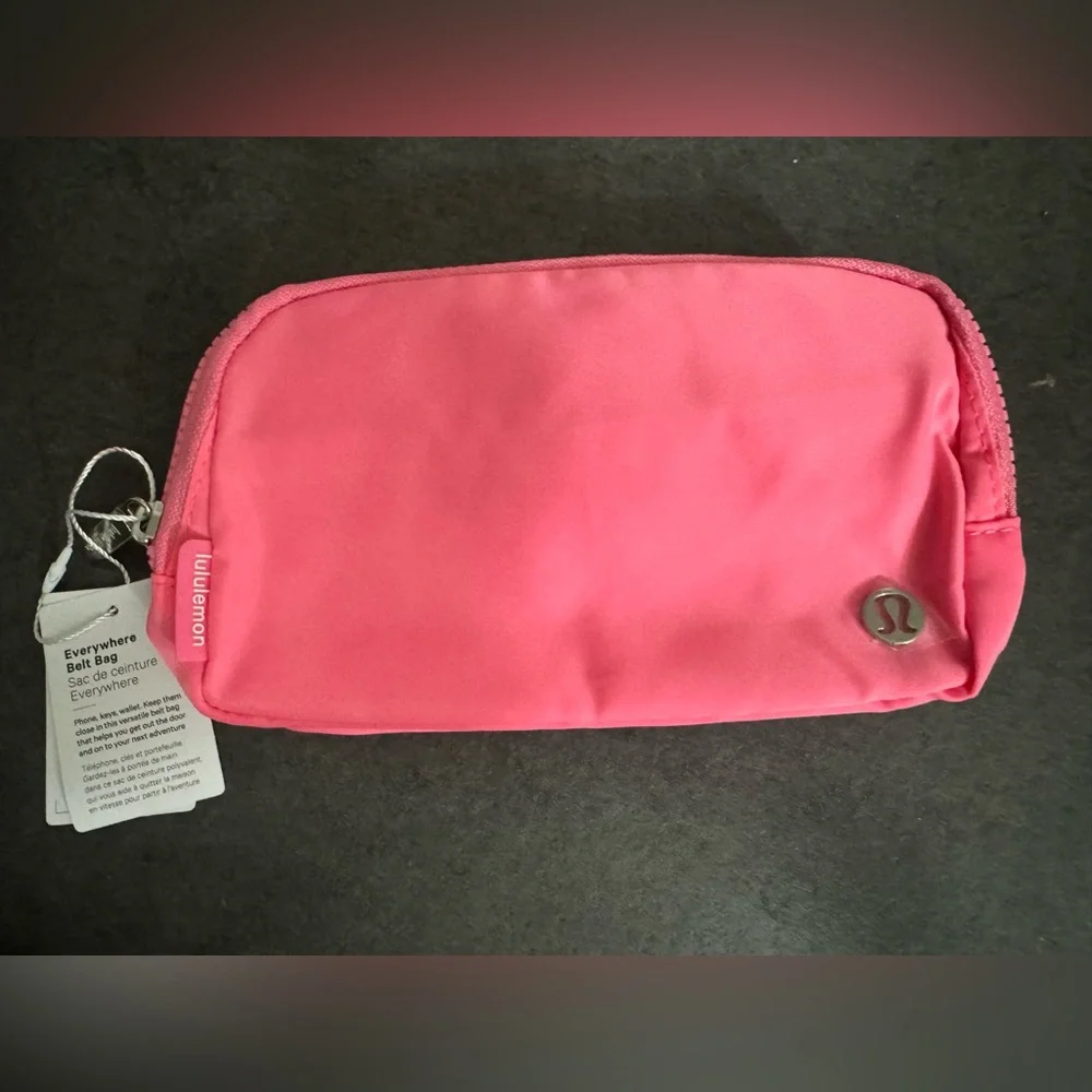 lululemon athletica Vibrant Pink everywhere belt bag